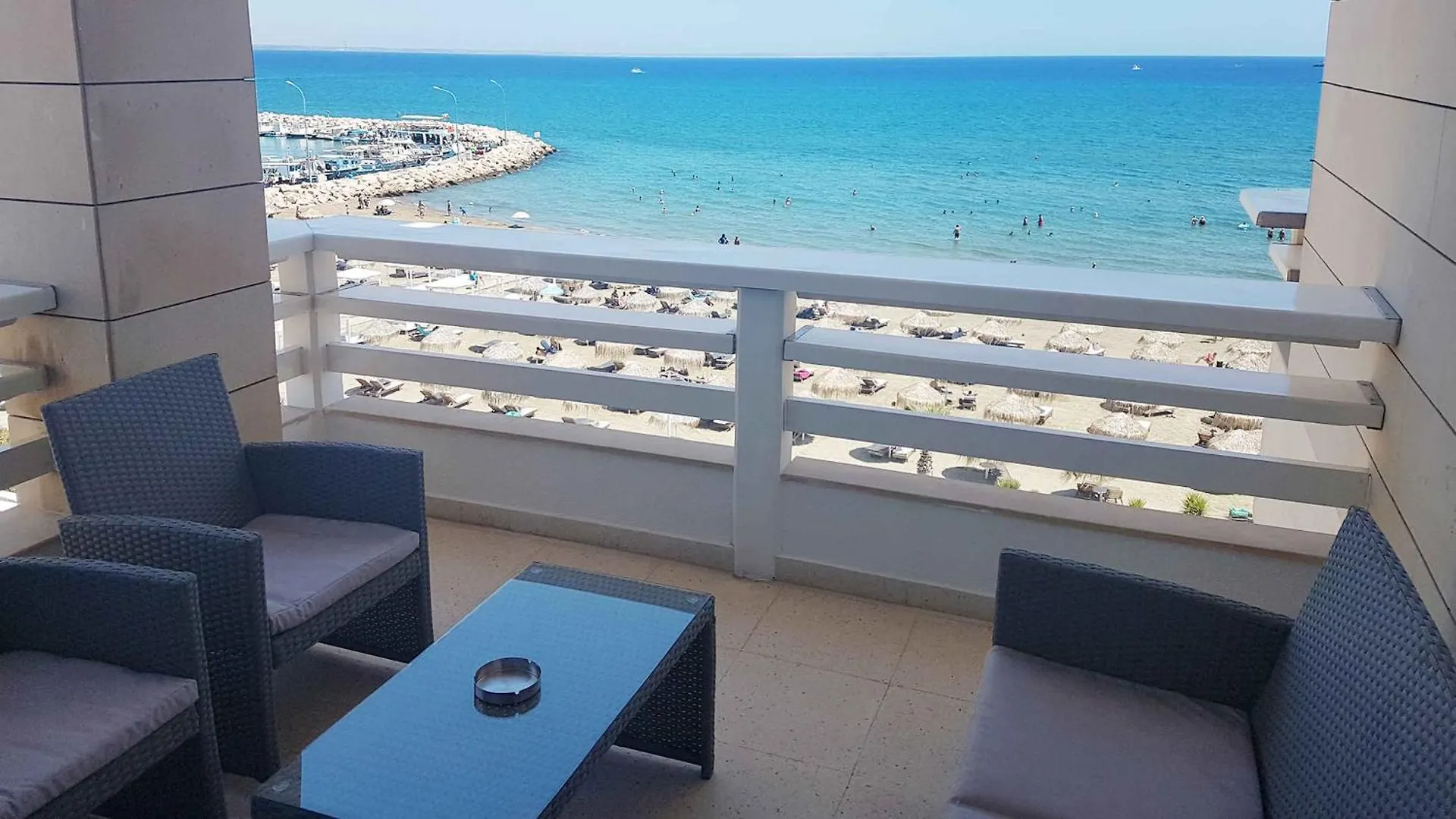 Lejlighed Lazuli Beachfront Sea View Ap144 Larnaca