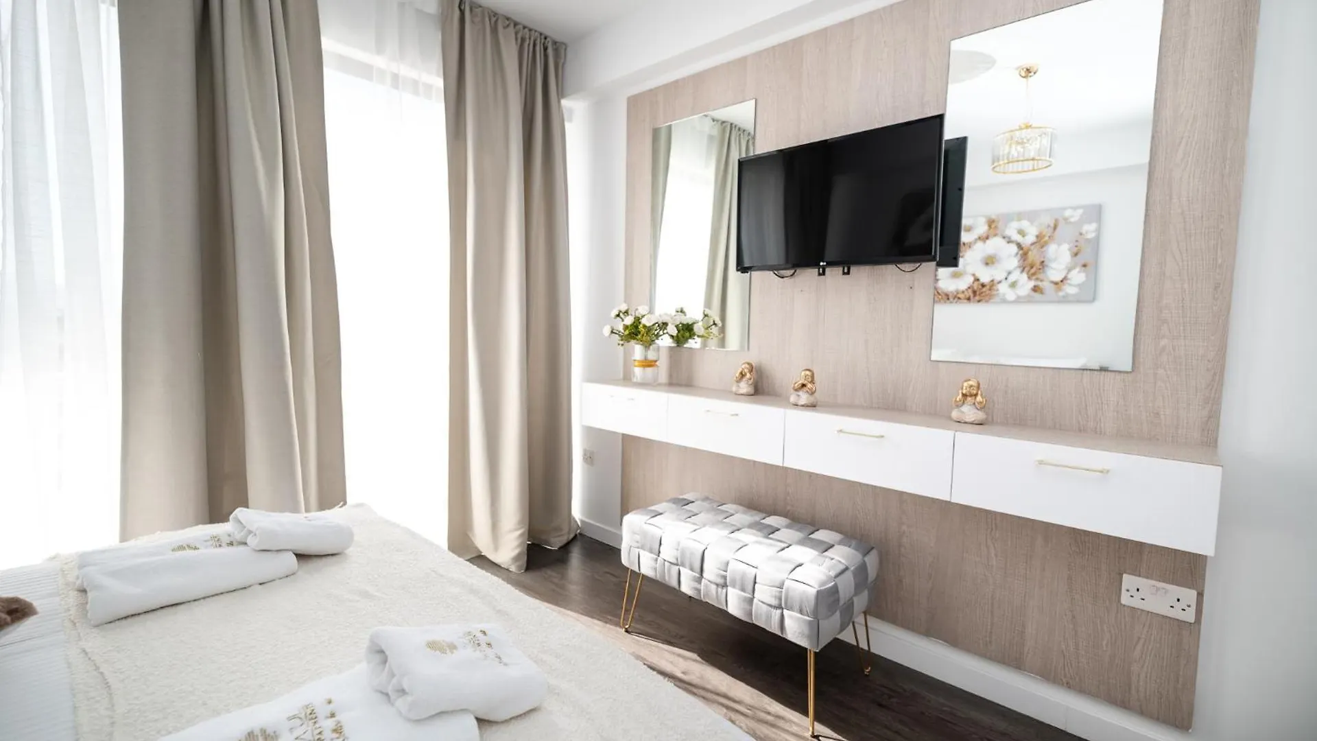Lazuli Beachfront Sea View Ap144 Larnaca Cyprus
