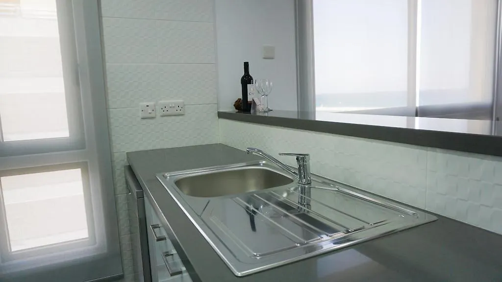 Lazuli Beachfront Sea View Ap144 Larnaca 0*,